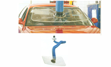 Windscreen extraction arm